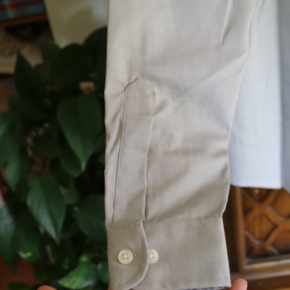 3/$15 VAN HEUSEN Blended Pinpoint Oxford Collar Shirt NWT! - Gray, Size S - Picture 6 of 16